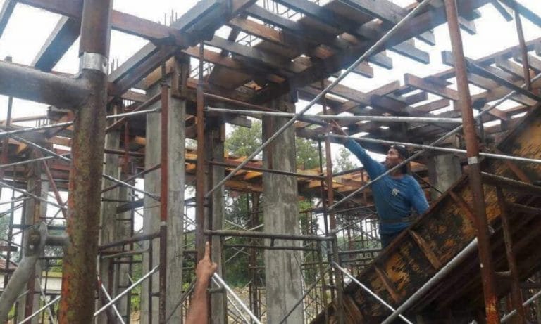 Construction worker killed by lightning strike