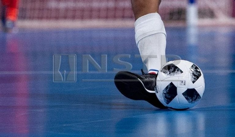Futsal player struck by lightning dies